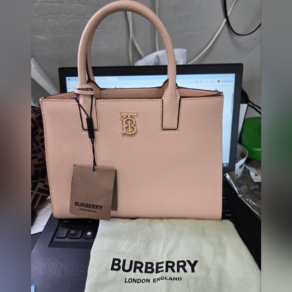Handbags - Burberry Tote Dust Pink Brand New